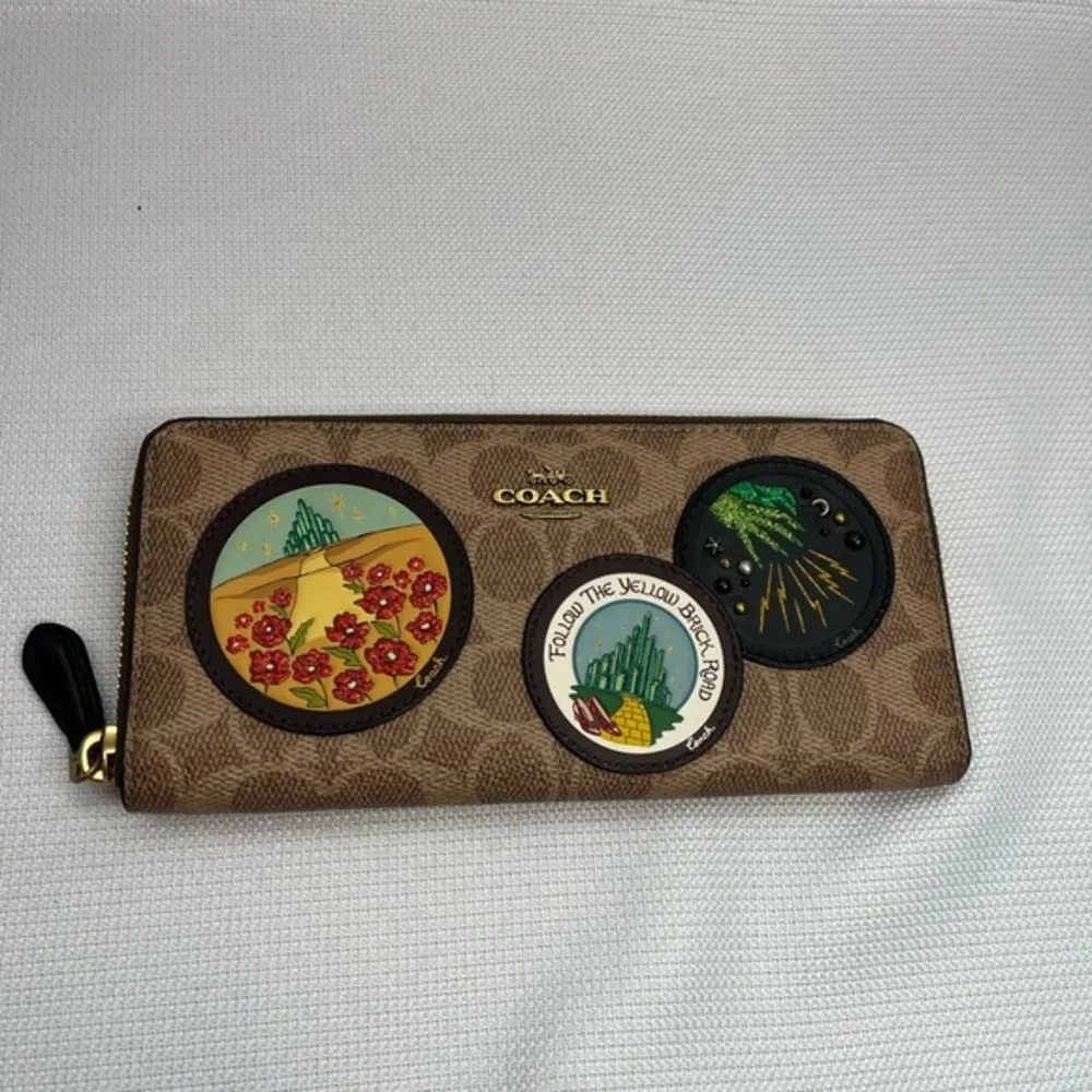 NWOT Coach Wizard Of Oz Patches Wallet | RARE, WIZARD OF OZ WALLET | Designer